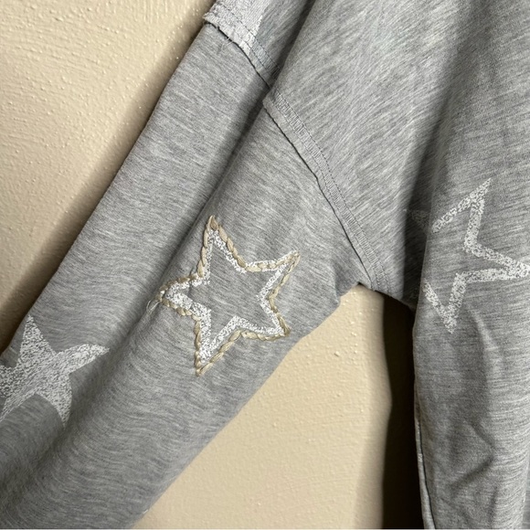 Maurices Heather Gray Star Raw Edge Sweatshirt Size XL - Picture 3 of 7